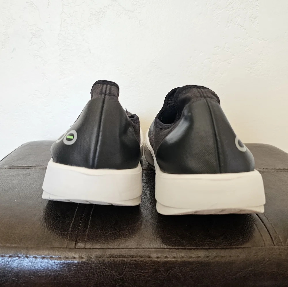 OOFOS OOmg  Black White Low Top Recovery Comfort‎ Workwear Sneakers  Sz W 11